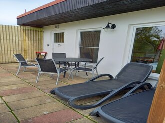 Ferienhaus 80 links Terrasse